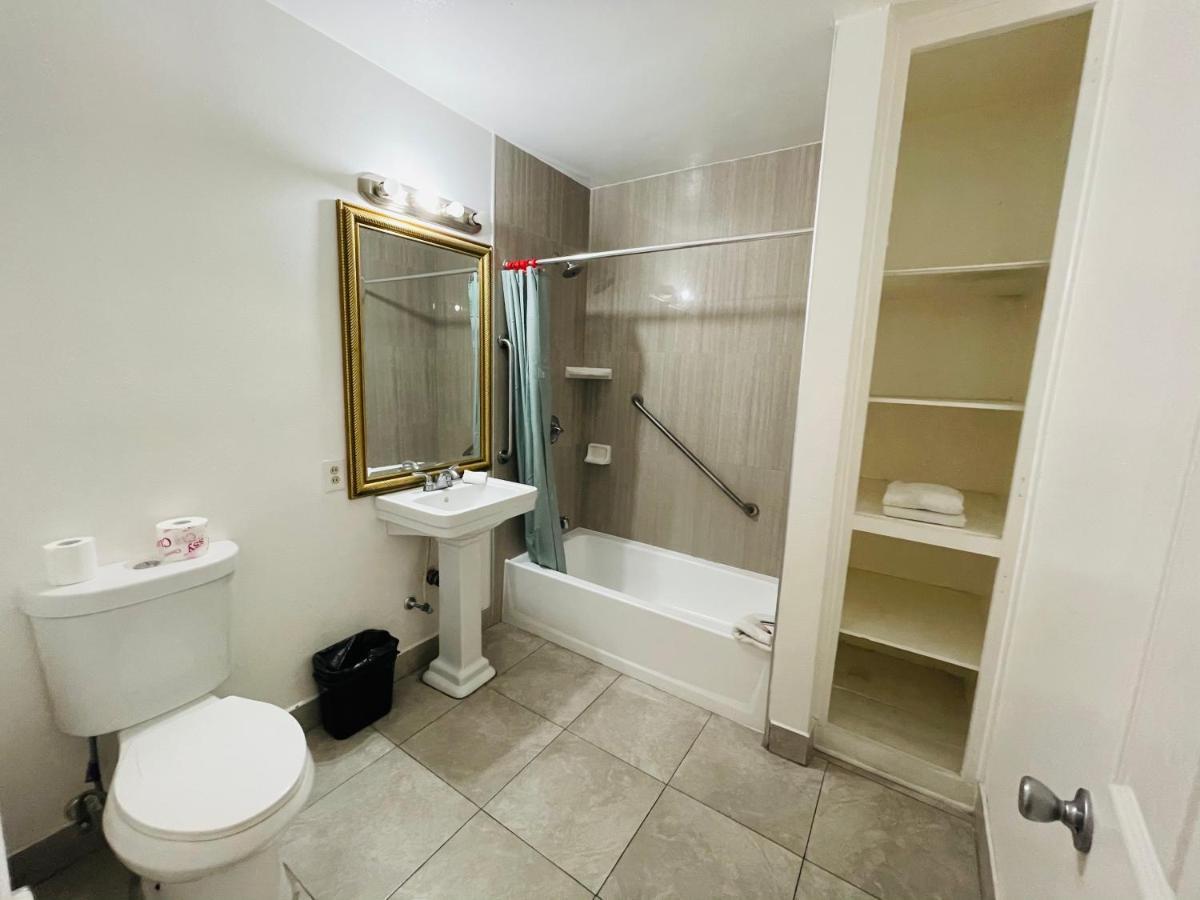 Casa Blanca Inn & Suites Віттіер Екстер'єр фото