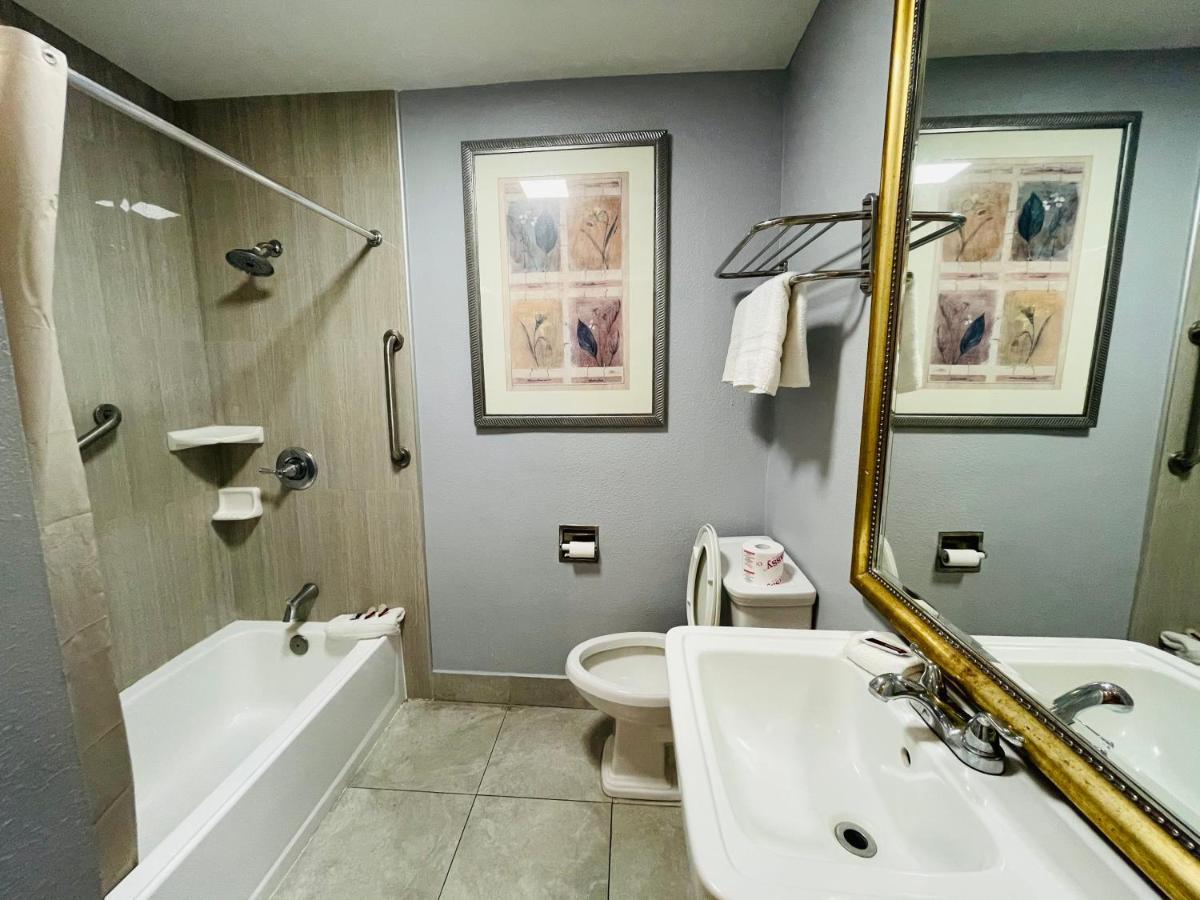 Casa Blanca Inn & Suites Віттіер Екстер'єр фото