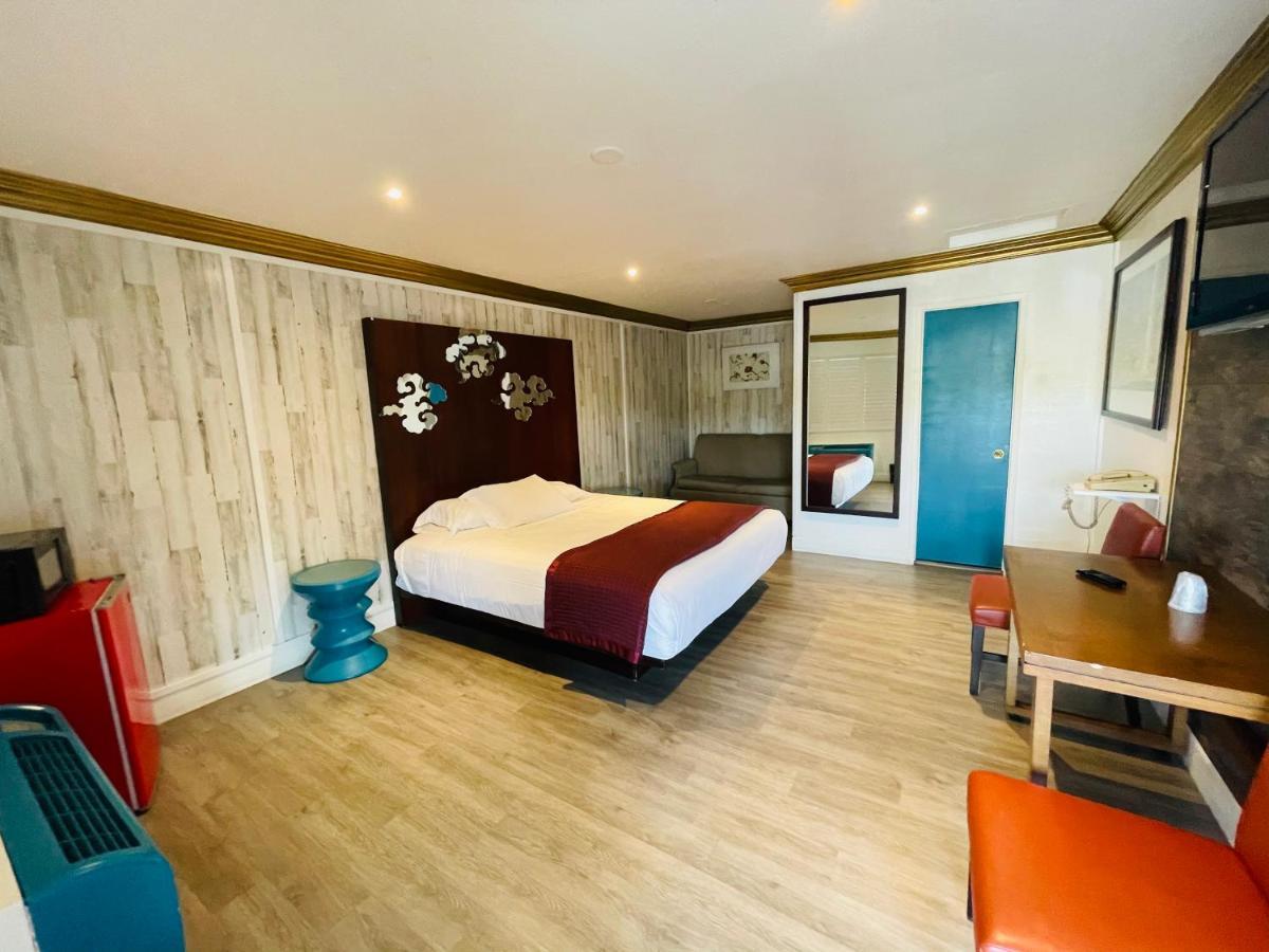 Casa Blanca Inn & Suites Віттіер Екстер'єр фото
