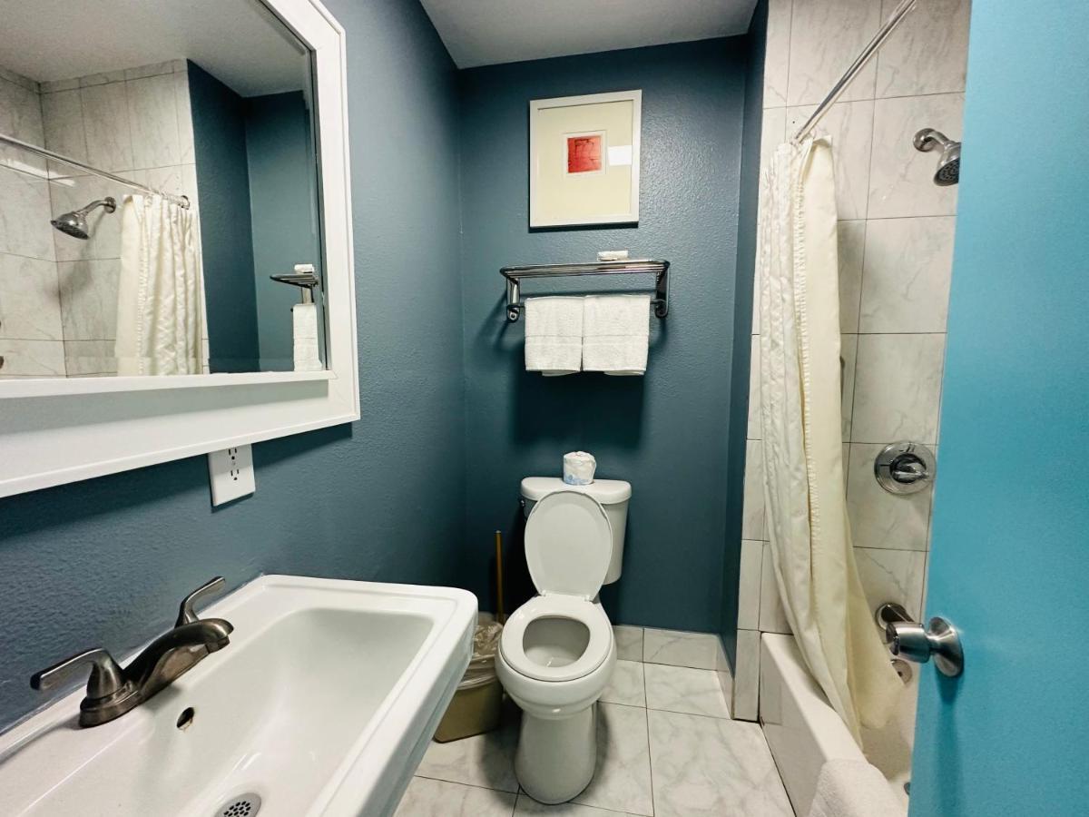 Casa Blanca Inn & Suites Віттіер Екстер'єр фото